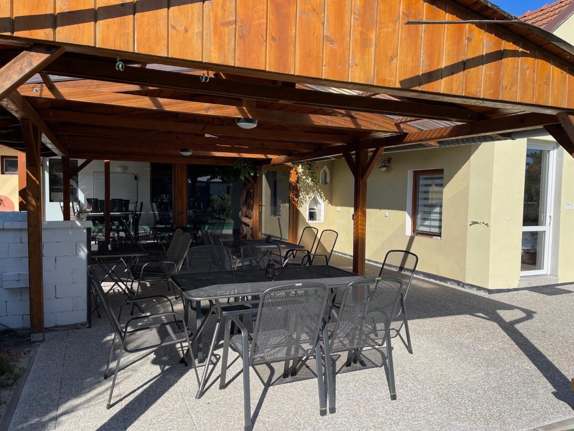 Penzion Trojna Lednice-Vhodne Na Svatby,Rodinne Akce,Teambuilding Exterior foto
